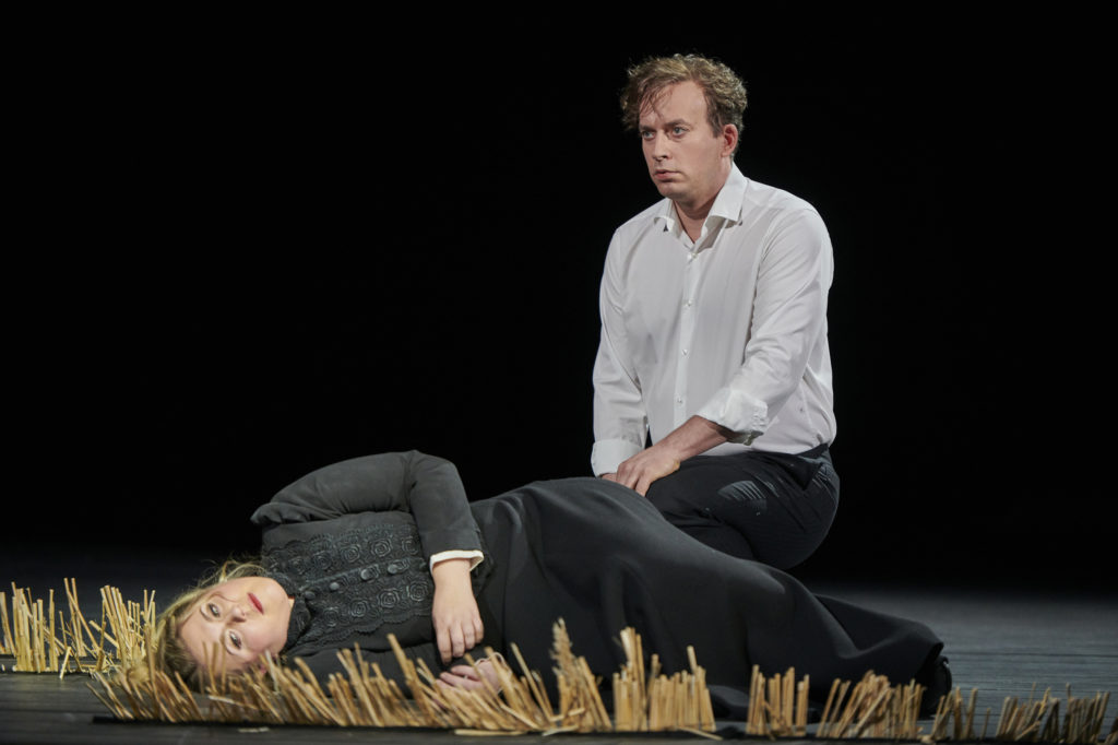 Daniel Behle als Lohengrin en Christina Nilsson als Elsa (Foto: Thomas Jauk, Stage Picture)