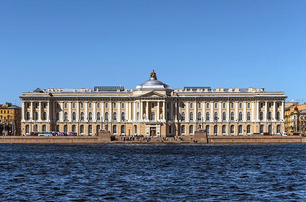De Academie voor Beeldende Kunsten, Sint-Petersburg