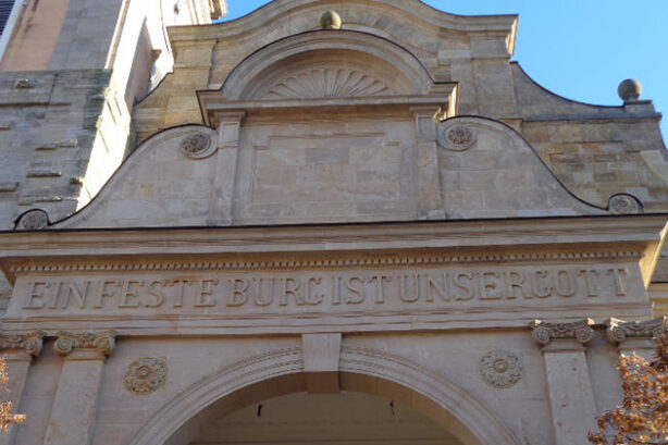 Portaal van de Georgenkirche in Eisenach