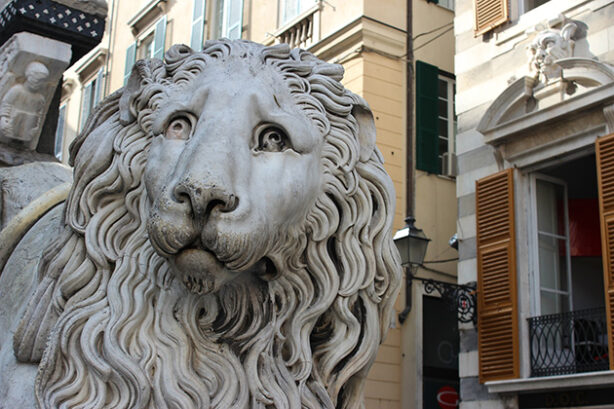 Leeuw op Piazza San Lorenzo, Genua