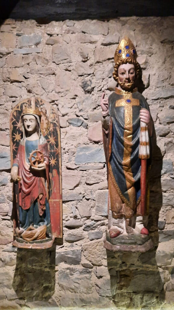 Beelden in de kathedraal van Pamplona