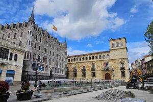 Casa de los Botines in León