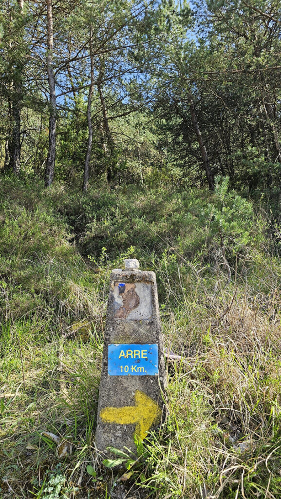 Wegwijzer tijdens de eerste wandeling