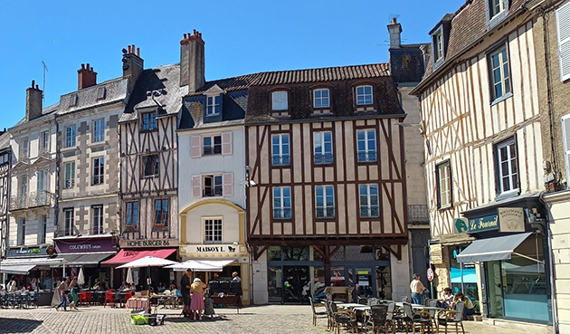 Place Charles de Gaulle in Poitiers